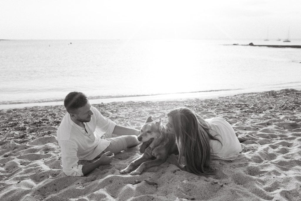 Foto pareja con perro Mallorca